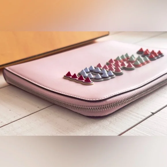 New Fendi Pink Clutch w Tags & Box - Picture 5 of 12